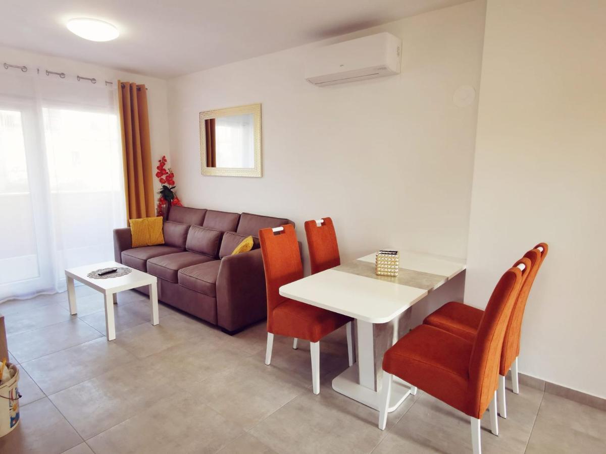 Marco Lukas Patrick: Quiet Apartment with Parking Near City Center Pula Exterior photo