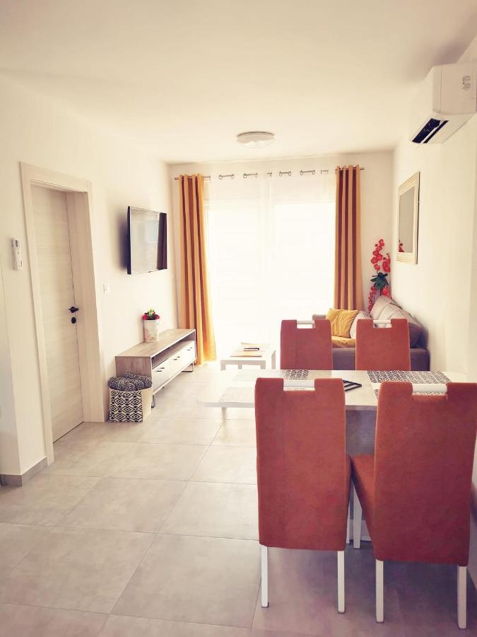 Marco Lukas Patrick: Quiet Apartment with Parking Near City Center Pula Exterior photo