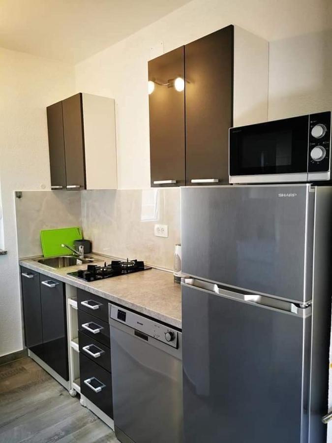 Marco Lukas Patrick: Quiet Apartment with Parking Near City Center Pula Exterior photo