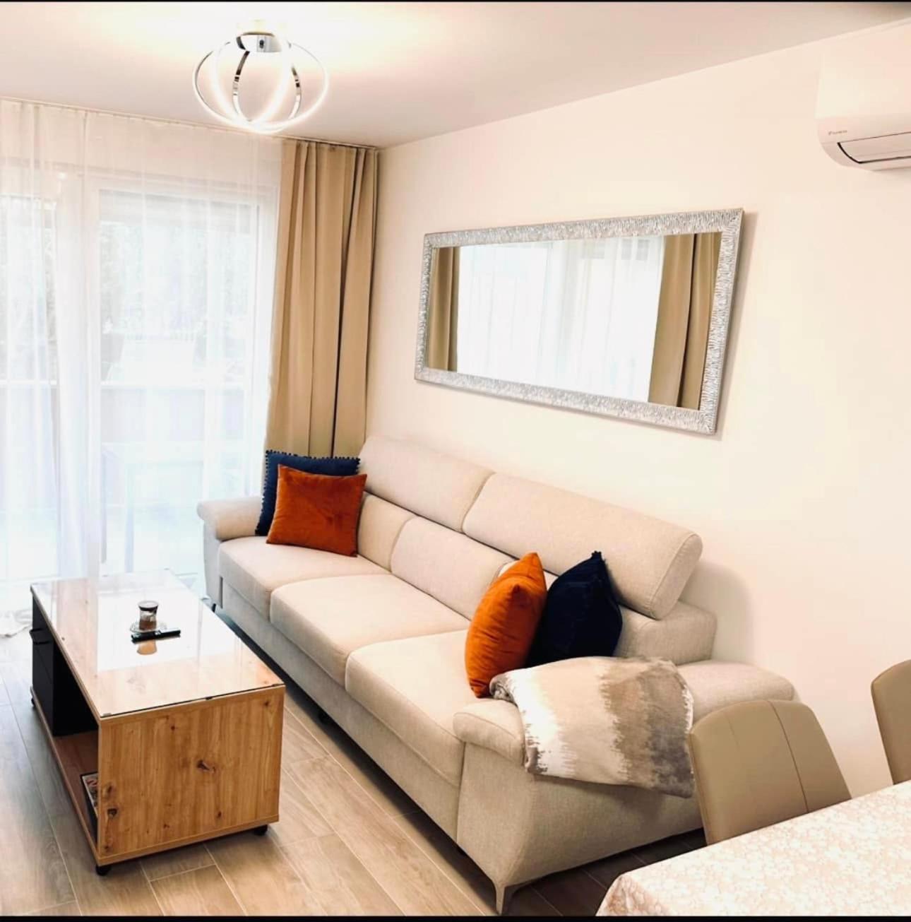 Marco Lukas Patrick: Quiet Apartment with Parking Near City Center Pula Exterior photo