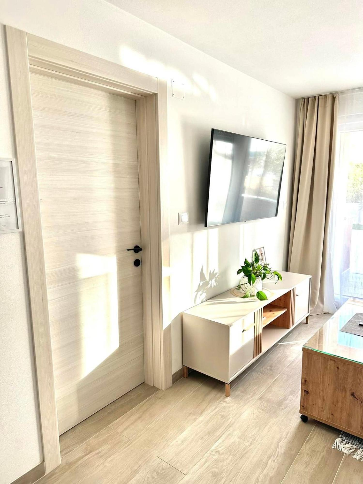 Marco Lukas Patrick: Quiet Apartment with Parking Near City Center Pula Exterior photo